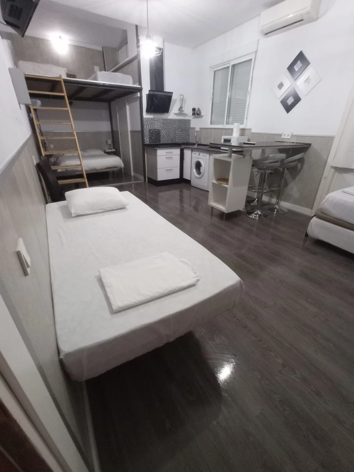 (109) Hab Estudio Plaza Central 12 - Imagen 5
