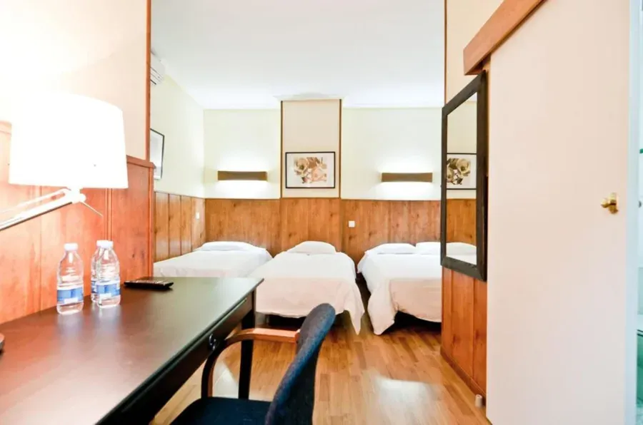 (060) Habitación Plaza - Imagen 4